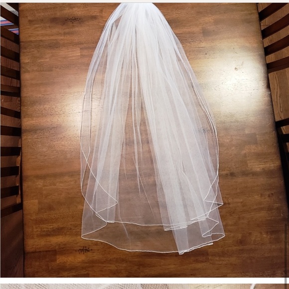 Tiered Wedding Veil - Picture 2 of 4